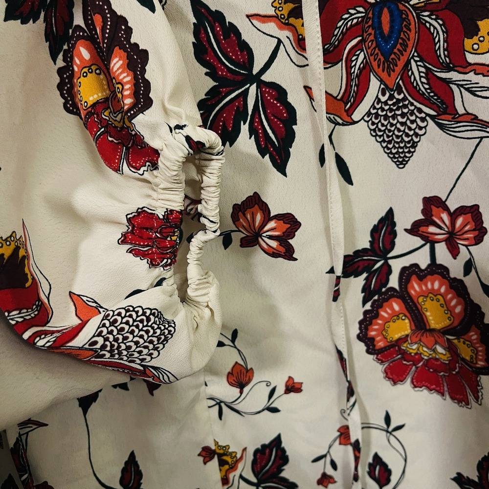 H & M Whimsy Floral Tie Front Blouse Boho Western Women's Size 6 - Generous - Picture 4 of 8